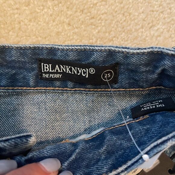 NWT Blank NYC Perry Mom Denim Shorts - Picture 7 of 7